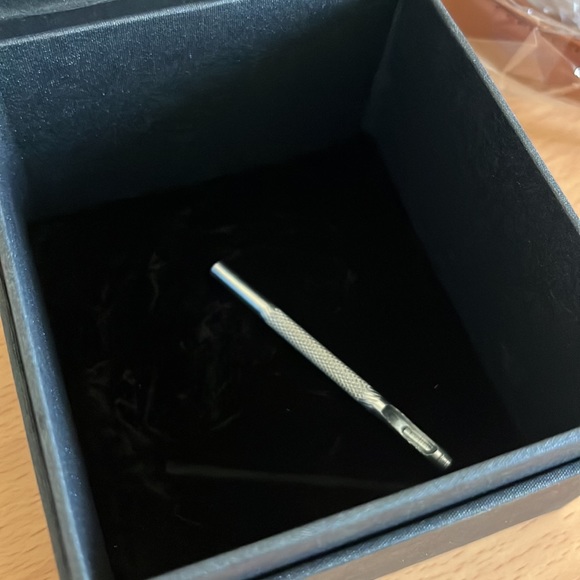 2 Leather belts red & brown - Picture 4 of 7